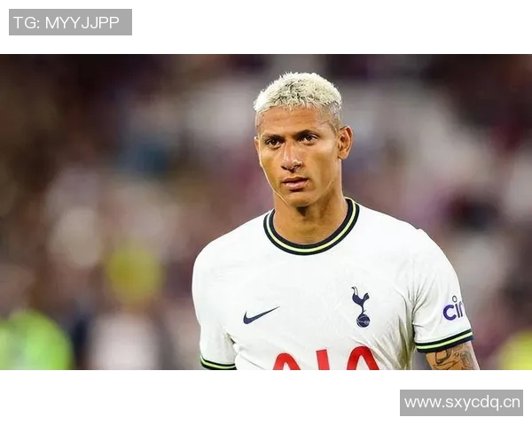 理查利森成为第五位在英超出场250次的巴西球员荣耀时刻 理查利森成为第五位在英超出场250次的巴西球员荣耀时刻