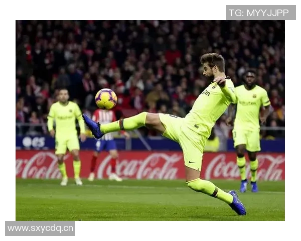 小猪赞格纳布里如穆勒般出色能控球化解对方防守 小猪赞格纳布里如穆勒般出色能控球化解对方防守