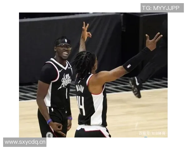 曼恩表现出色全队最高得分21分6篮板助球队奋战难阻失利之路 曼恩表现出色全队最高得分21分6篮板助球队奋战难阻失利之路