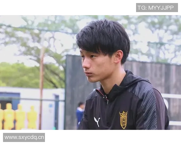 日本前锋上田绮世半场戴帽费耶诺德21世纪新纪录诞生