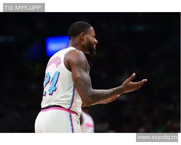 篮网主帅谈海史密斯缺席对抗训练的重要性及其对年轻球员的领导作用