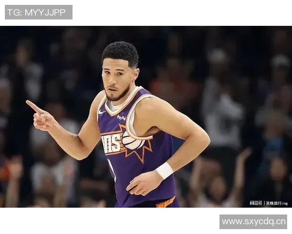 古德温称赞布克为天生竞争者强调其在球队中的领导力与严格要求