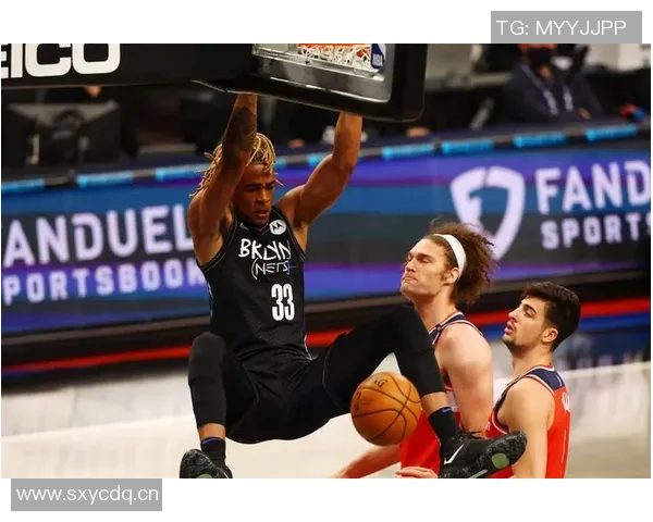 克拉克斯顿强势表现一攻一防完美配合助力球队稳住局势 克拉克斯顿强势表现一攻一防完美配合助力球队稳住局势