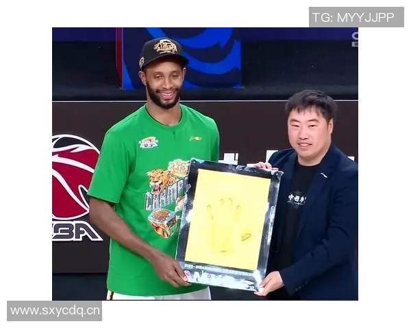 前辽宁三冠外援弗格正式加盟上海队开启新篇章 前辽宁三冠外援弗格正式加盟上海队开启新篇章