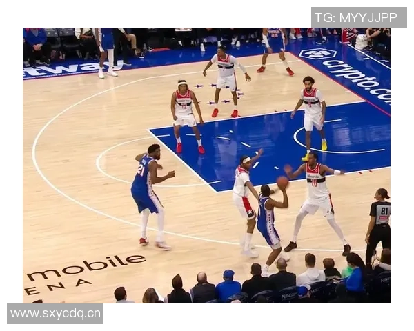 乔治状态回暖半场表现出色12分钟内高效拿下11分2助攻 乔治状态回暖半场表现出色12分钟内高效拿下11分2助攻