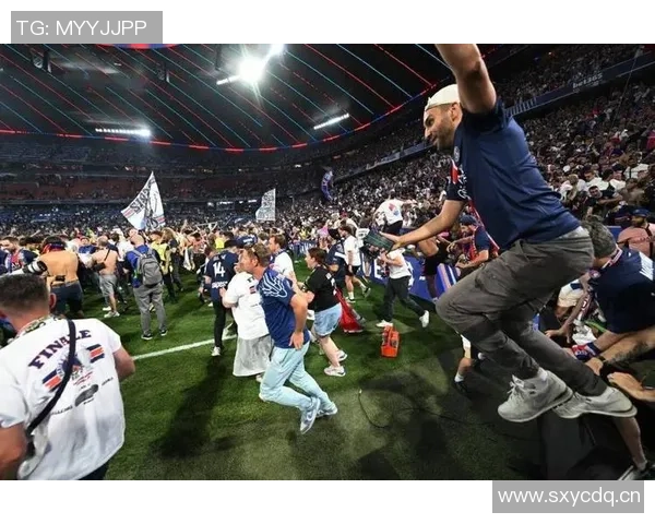 马竞因球迷种族歧视和投掷杂物被欧足联罚款四万欧元