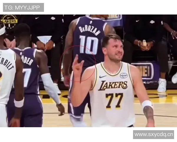 杰弗森调侃湖人归属东契奇科密若闻必将围堵球馆 杰弗森调侃湖人归属东契奇科密若闻必将围堵球馆